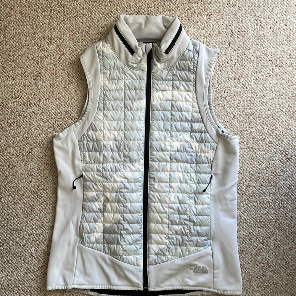 Northface camo vest